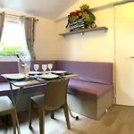 Mobil-home Domaine 4 Etoiles De L'ile D'or Vue Pour 4 Personnes Campsite *