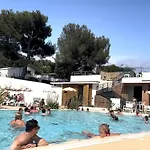 Mobil-home Domaine 4 Etoiles De L'ile D'or Vue Pour 4 Personnes *