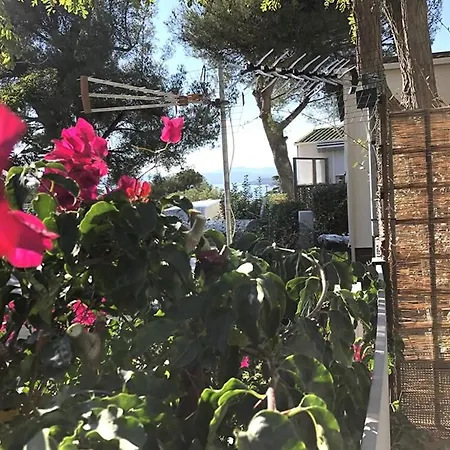 Mobil-home Domaine 4 Etoiles De L'ile D'or Vue Pour 4 Personnes *